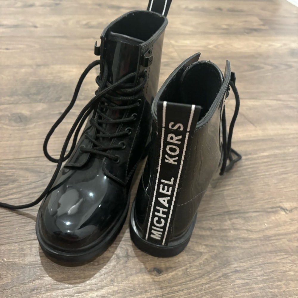 Michael Kors Tavie rain boots